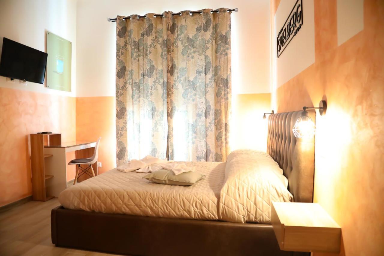 Cinemovie Guesthouse Рим Экстерьер фото